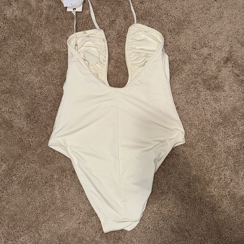 Good American Leilani One Piece Halter Swimsuit size 2 (medium) NWT retails $130 - Picture 5 of 5